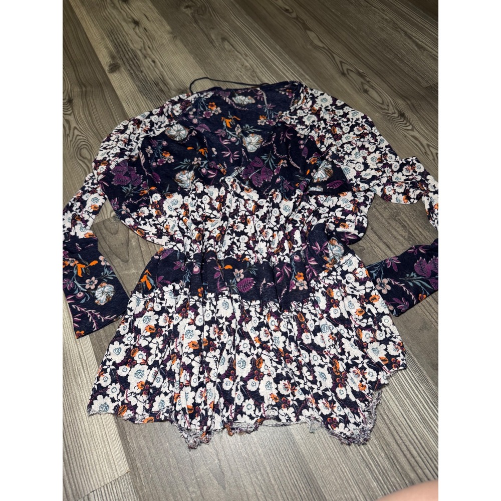 Free People Mixed Floral Print V-Neck Tiered top boho Navy Purple Small